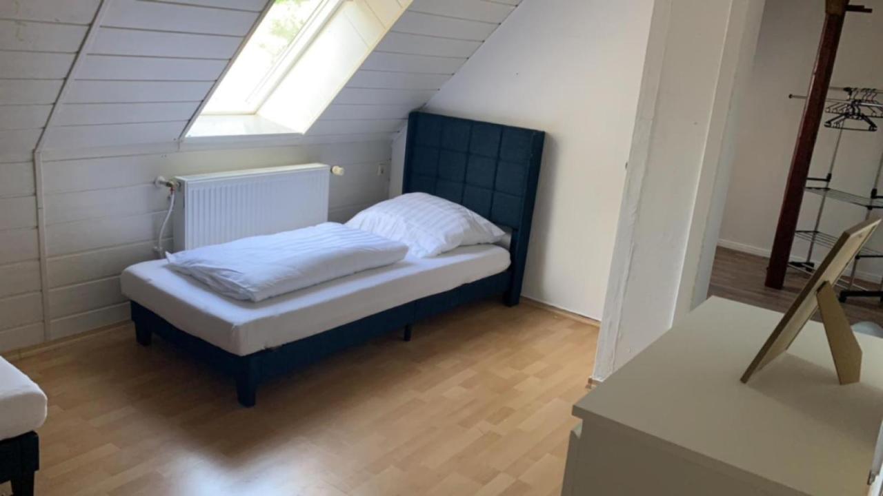 Zimmer In Wohnung Monteure Apartment Kuche Modern Enger Eksteriør bilde