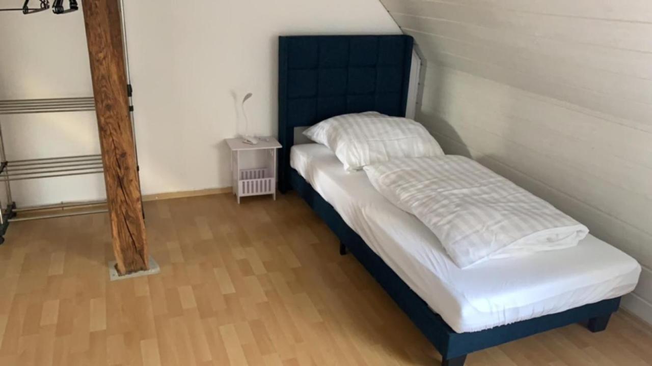 Zimmer In Wohnung Monteure Apartment Kuche Modern Enger Eksteriør bilde