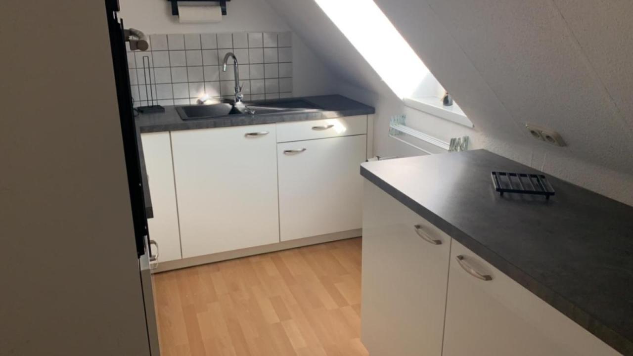 Zimmer In Wohnung Monteure Apartment Kuche Modern Enger Eksteriør bilde
